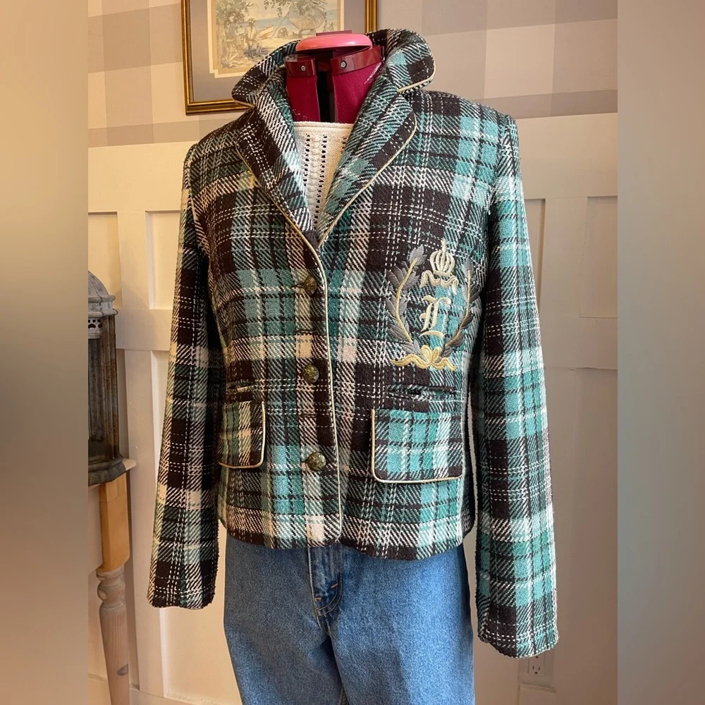 LAST CALL! Coco & Tashi Plaid Women's Jacket with Embroidered Crest - Picture 3 of 14